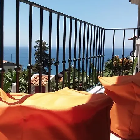 Monumental פונשל