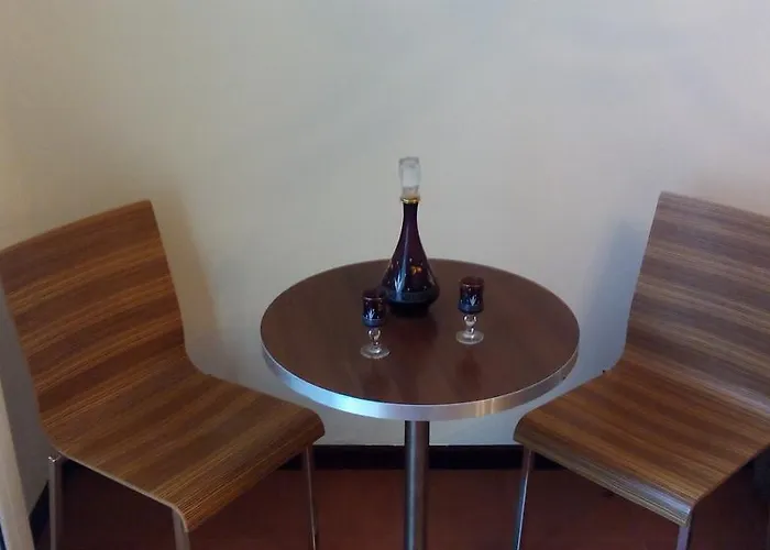 Monumental Pensión 3*